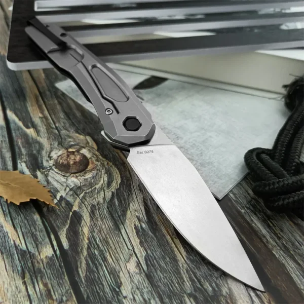 0545 MagnaCut Flipper Blade Pocket Knife D2 Stonewash Tactical Camping Ball Bearing Folding Knife Carbon Fiber 1